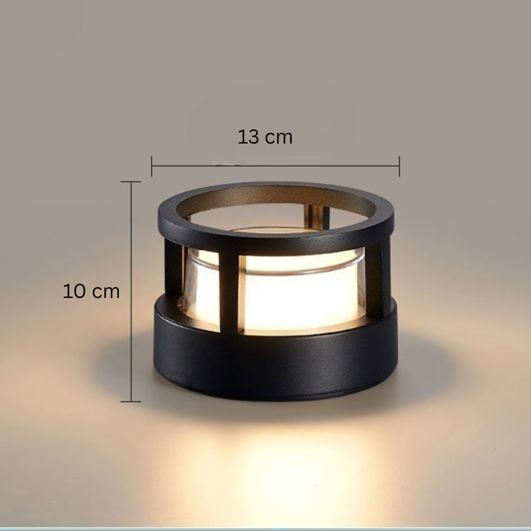 Rund model med åben ringramme vist med mål: bredde 13 cm og højde 10 cm. 13