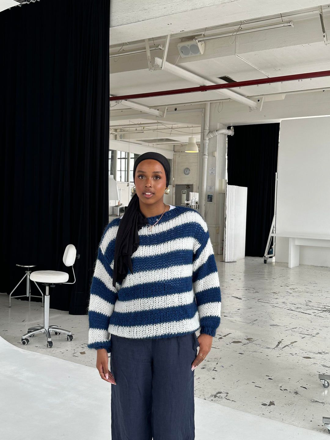 Strikket og stribet oversized dametrøje - Harper