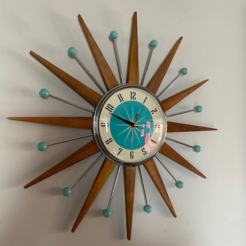 Mid-century vægur | Stille, batteridrevet vægur | Retro solstråle ...