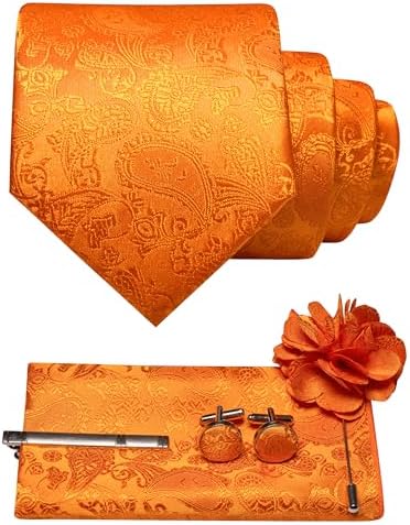 Sæt i orange med paisleymønster: slips, lommeklud, manchetknapper, slipsenål og reversbroche i blomsterform på hvid baggrund. 7