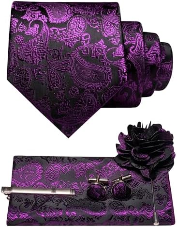 Lilla paisley-sæt på sort bund med oprullet slips, lommeklud, manchetknapper, slipsenål og sort blomsterbroche. 28