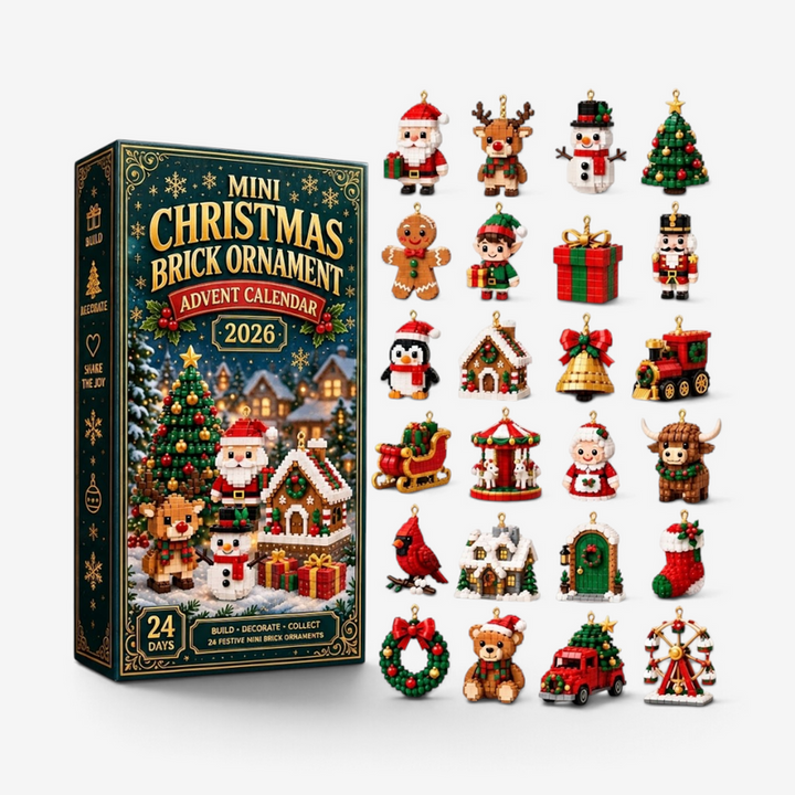 Grøn adventskalenderæske med julemotiv ved siden af alle 24 byggeklods-figurer opstillet i seks rækker på hvid baggrund. 1