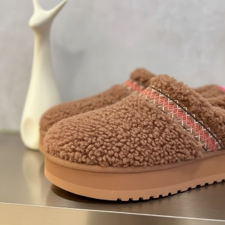 Gefütterte Komforthausschuhe - Warmella