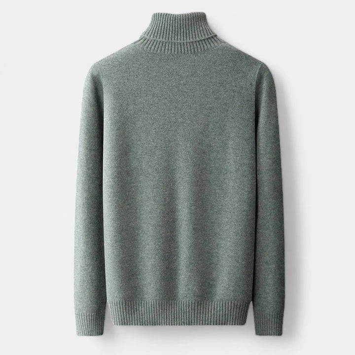Grøn rullekravesweater set bagfra, med ribstrikket krave, ensfarvet ryg og ribkant forneden 2