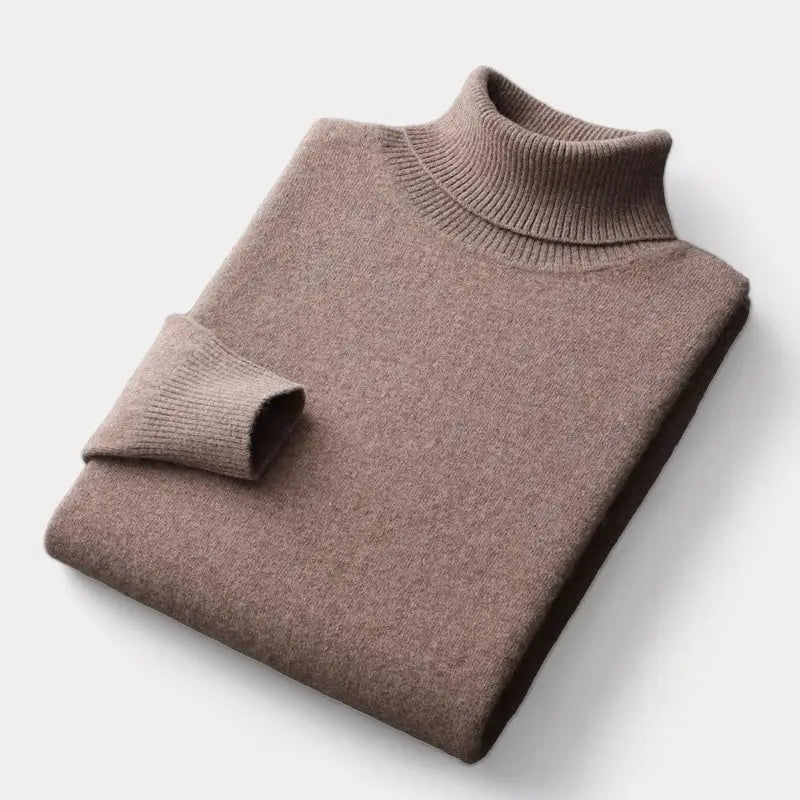 Foldet brun rullekravesweater med ribstrikket krave og manchet, liggende på lys baggrund 9