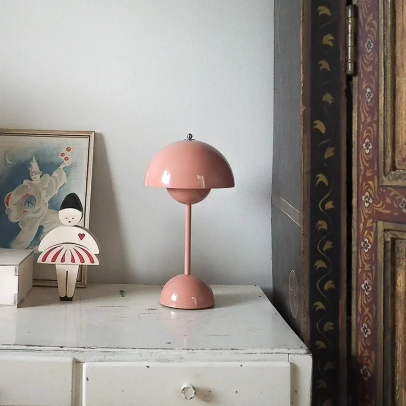 Moderne berøringsfølsom bordlampe - LumiTouch