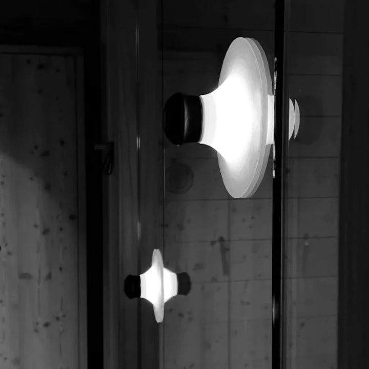 Wall Mounted Suction Lamp -  Suctioneon