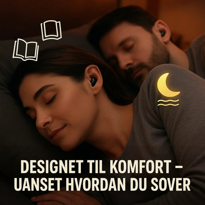 Par sover tæt sammen i seng, begge med små sorte øretelefoner i ørerne 6
