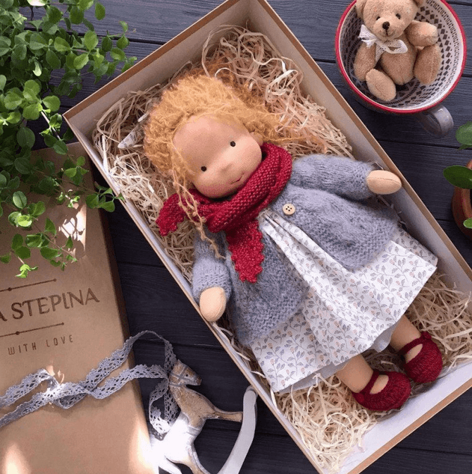 Håndlavet Waldorf krammedukke - Poppi