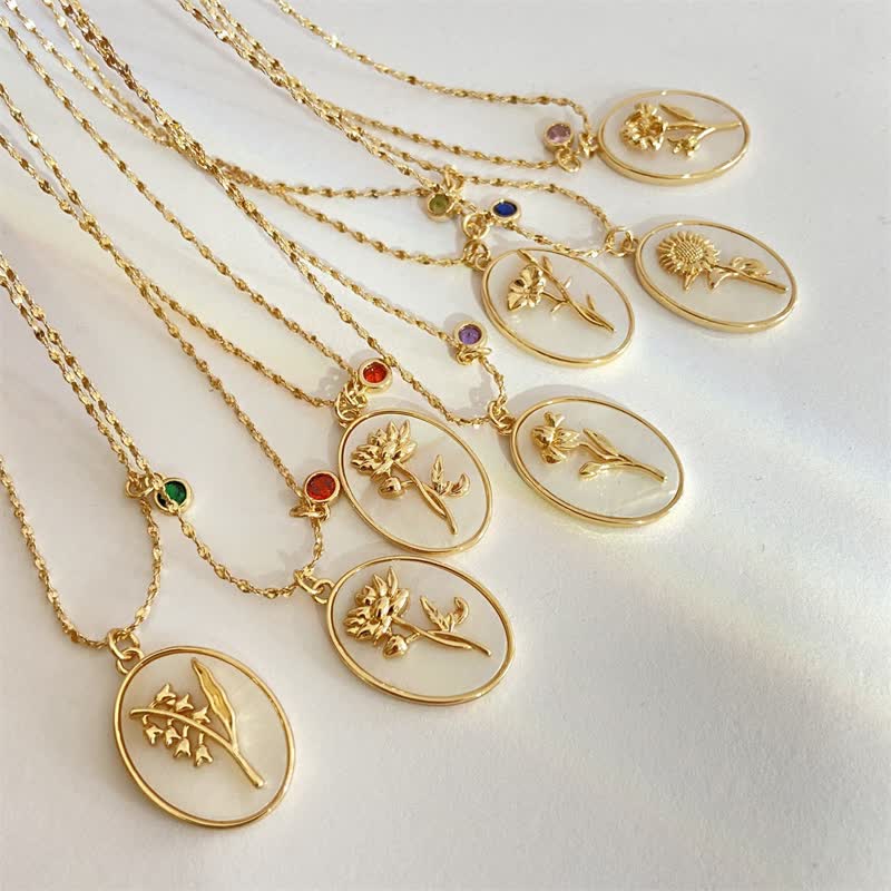 Goldene Halsketten mit Blumenanhängern, Edelsteinen, Schmuck, Modeaccessoires, Geschenkideen.