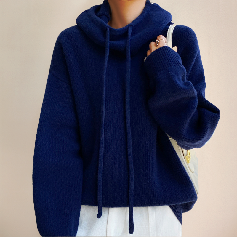Rullekravesweater i merinould – Amira efterårsudgave